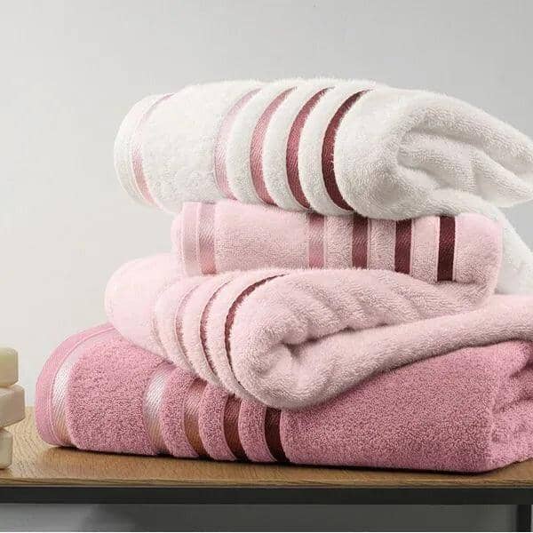 Kit 15 Toalhas Super Banhão de Alta Maciez e Absorção +5 Toalhas de Rosto de BRINDE