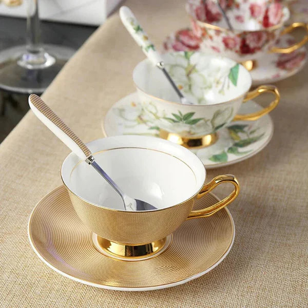 Conjunto de Xícara, Colher e Pires de Porcelana Lumière Casa - Alto Luxo e Elegância na sua Mesa